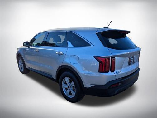 2022 Kia Sorento LX