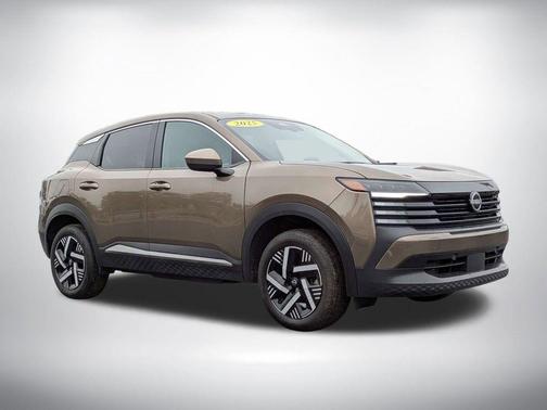 Canyon Bronze M 2025 Nissan Kicks SV