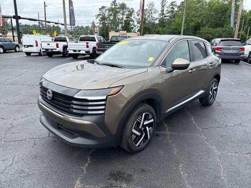 Canyon Bronze M 2025 Nissan Kicks SV