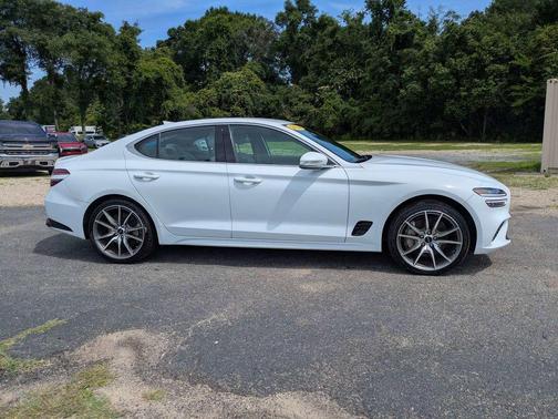 White 2024 Genesis G70 2.5T
