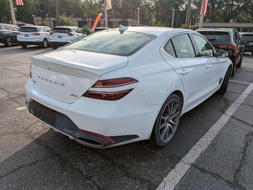 White 2024 Genesis G70 2.5T