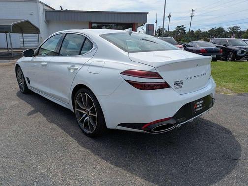 White 2024 Genesis G70 2.5T