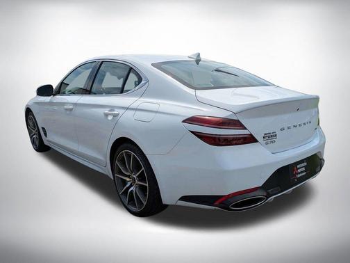 White 2024 Genesis G70 2.5T