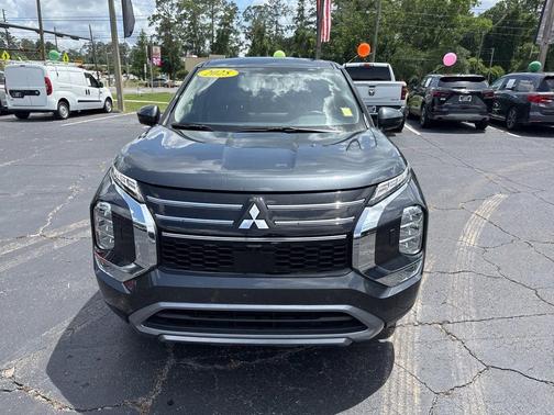 Gray 2025 Mitsubishi Outlander SE