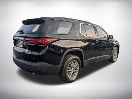 Black Metallic 2023 Chevrolet Traverse LT Cloth