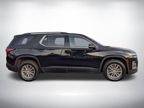 Black Metallic 2023 Chevrolet Traverse LT Cloth