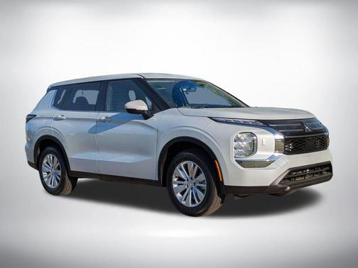 2026 Mitsubishi Outlander ES