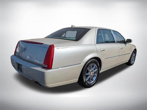 2011 Cadillac DTS Luxury