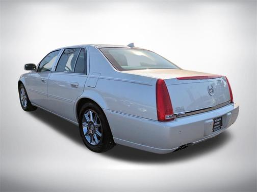 2011 Cadillac DTS Luxury
