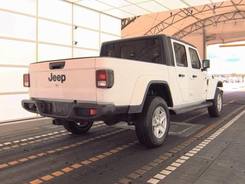 2023 Jeep Gladiator Sport