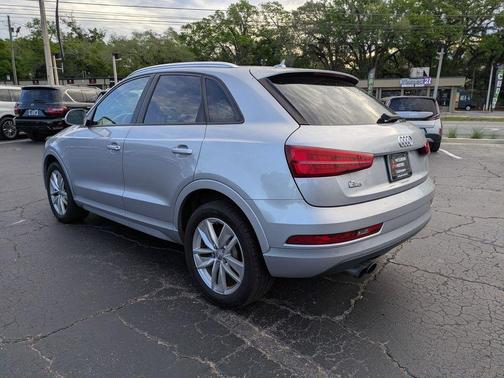 Florett Silver Metallic 2017 Audi Q3 2.0T Premium