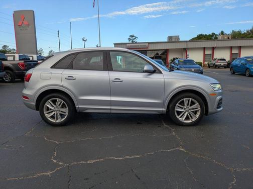 Florett Silver Metallic 2017 Audi Q3 2.0T Premium