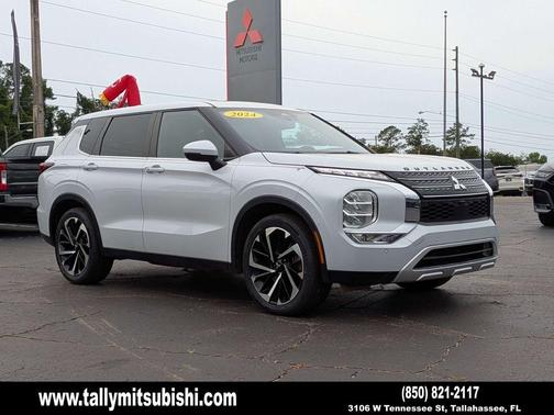 White Diamond 2024 Mitsubishi Outlander SE