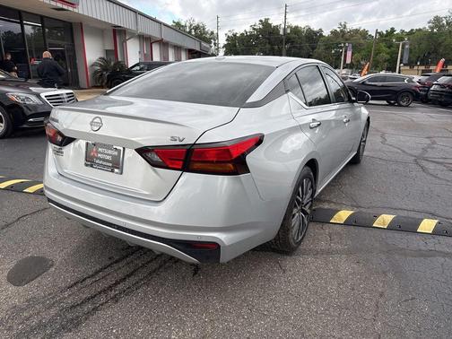 Brilliant Silver Metallic 2023 Nissan Altima 2.5 SV