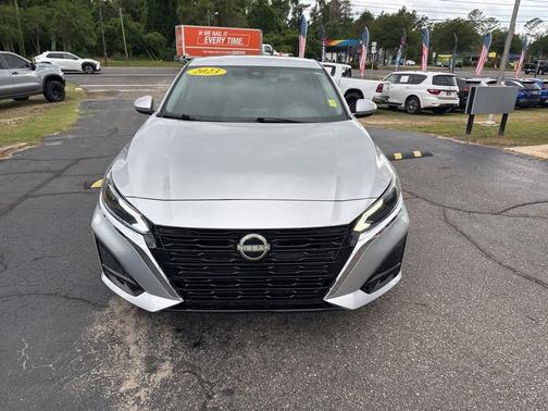 Brilliant Silver Metallic 2023 Nissan Altima 2.5 SV