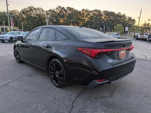 2022 Toyota Avalon Hybrid XSE Nightshade
