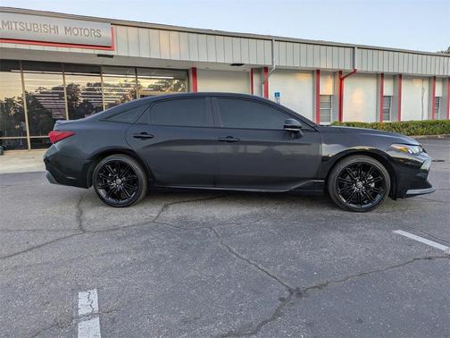 2022 Toyota Avalon Hybrid XSE Nightshade
