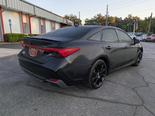 2022 Toyota Avalon Hybrid XSE Nightshade