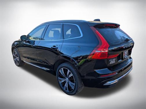 2023 Volvo XC60 B5 Ultimate Bright Theme