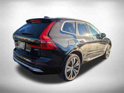 2023 Volvo XC60 B5 Ultimate Bright Theme