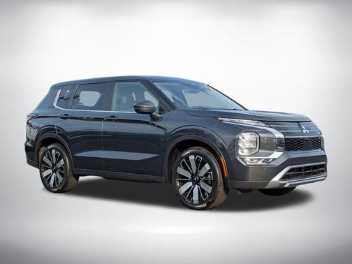 Gray 2025 Mitsubishi Outlander SE