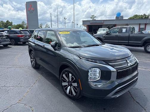 Gray 2025 Mitsubishi Outlander SE