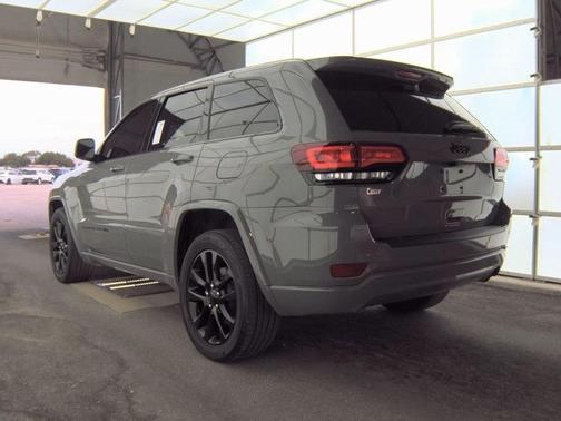 2022 Jeep Grand Cherokee WK Laredo