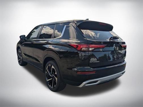 2025 Mitsubishi Outlander PHEV SE