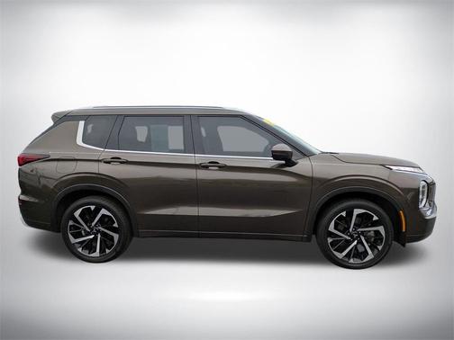 2023 Mitsubishi Outlander SEL