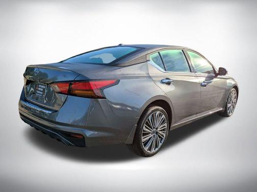 Gun Metallic 2023 Nissan Altima 2.5 SL