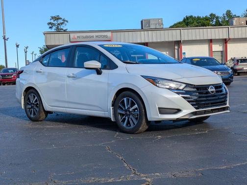 Aspen White 2025 Nissan Versa 1.6 SV