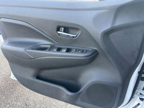 Aspen White 2025 Nissan Versa 1.6 SV