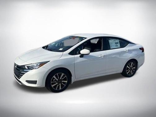 Aspen White 2025 Nissan Versa 1.6 SV