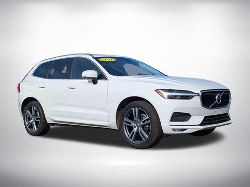 Ice White 2021 Volvo XC60 T5 Momentum