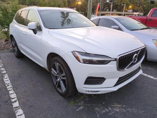 2021 Volvo XC60 T5 Momentum