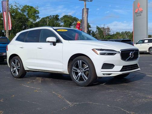 Ice White 2021 Volvo XC60 T5 Momentum