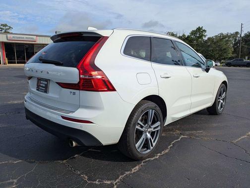 Ice White 2021 Volvo XC60 T5 Momentum