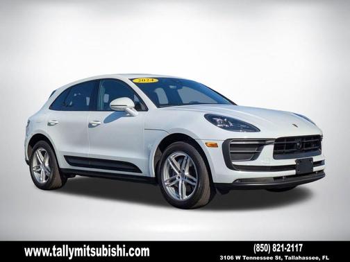 White 2024 Porsche Macan Base