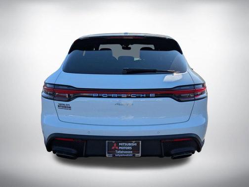 White 2024 Porsche Macan Base
