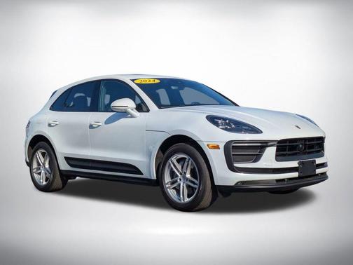 White 2024 Porsche Macan Base