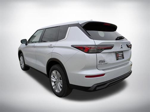 2025 Mitsubishi Outlander ES