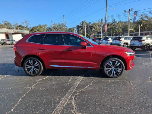 2022 Volvo XC60 Recharge Plug-In Hybrid T8 Inscription Extended Range