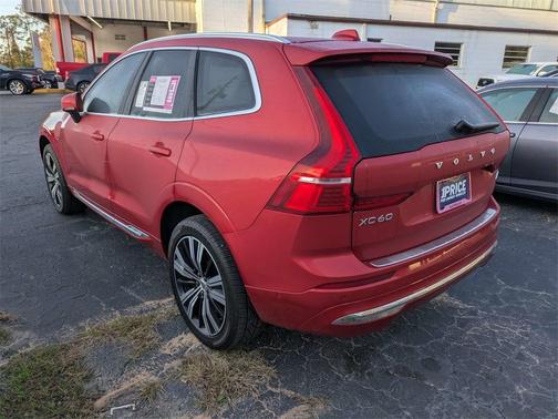 2022 Volvo XC60 Recharge Plug-In Hybrid T8 Inscription Extended Range