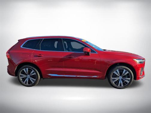 2022 Volvo XC60 Recharge Plug-In Hybrid T8 Inscription Extended Range