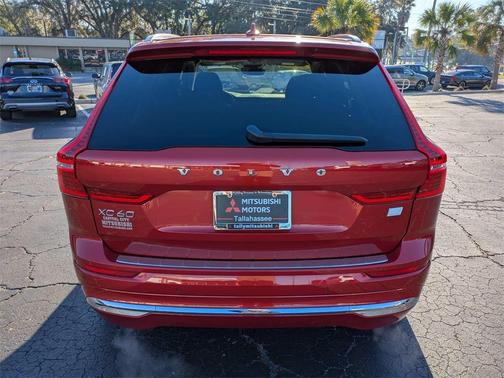 2022 Volvo XC60 Recharge Plug-In Hybrid T8 Inscription Extended Range