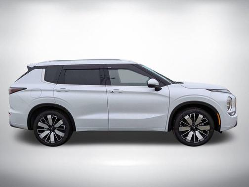2026 Mitsubishi Outlander SEL