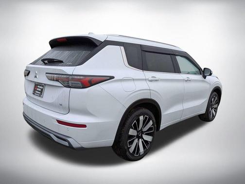 2026 Mitsubishi Outlander SEL