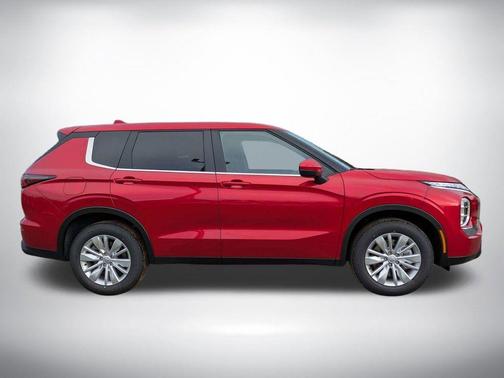 2026 Mitsubishi Outlander ES