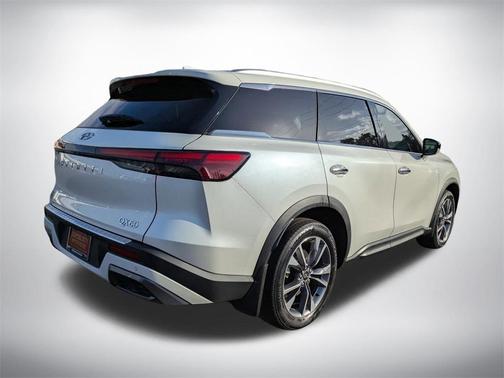 2022 INFINITI QX60 Luxe