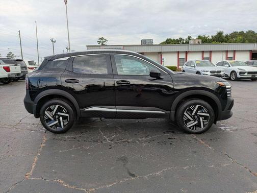 Super Black 2026 Nissan Kicks SV